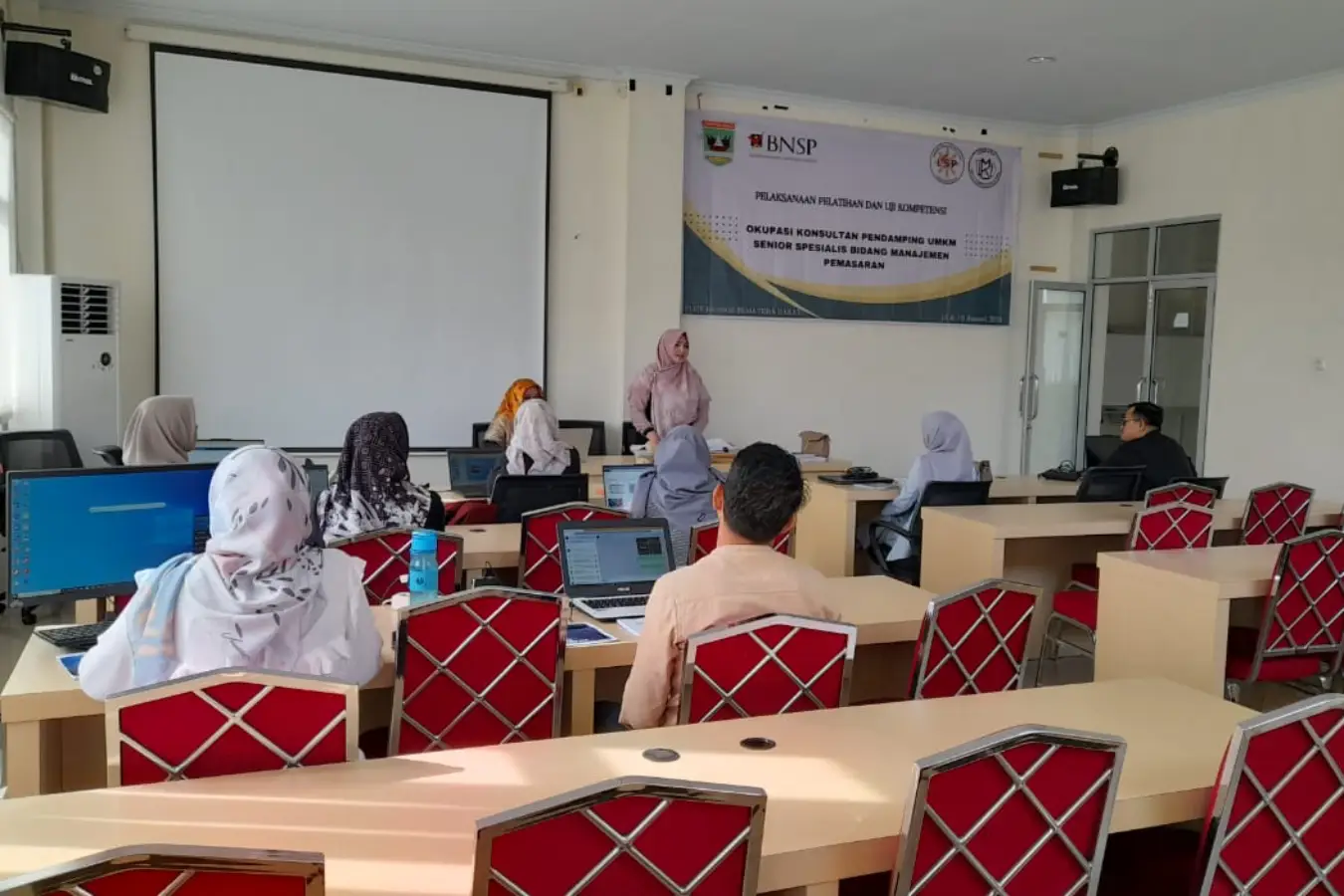Pelaksanaan Uji Kompetensi Dengan Skema Okupasi Konsultan Pendamping UMKM Di PLUT KUMKM Sumatera Barat Pada Tanggal 19 Januari 2024